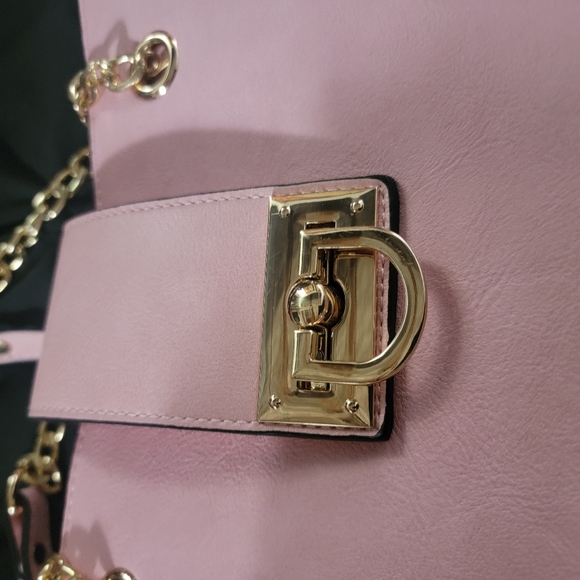 Pink Faux Leather  Bag w/wristlet new no tag - Picture 7 of 9